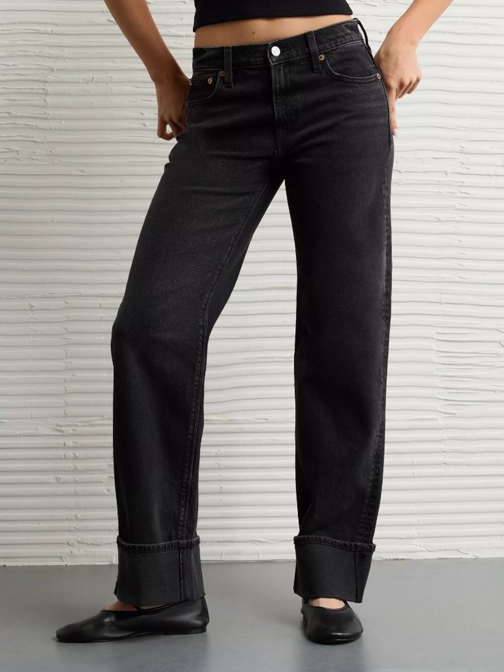 AMERICAN EAGLE High-Waisted Stovepipe Jean Black - Sz 0 - NWT NEW